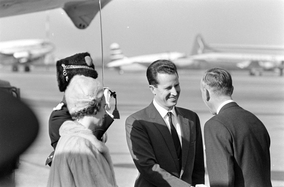 Aankomst Koning Boudewijn en Koningin Fabiola op Schiphol, Bestanddeelnr 918-8706