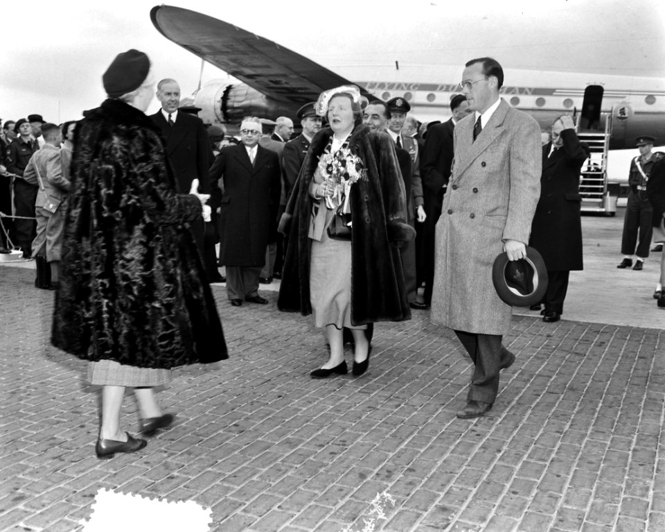 Aankomst Koninklijk paar uit Amerika op Schiphol, Bestanddeelnr 905-0836