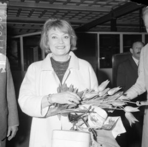 Aankomst Lila Kedrova (Franse filmactirce) op Schiphol, Bestanddeelnr 917-7650