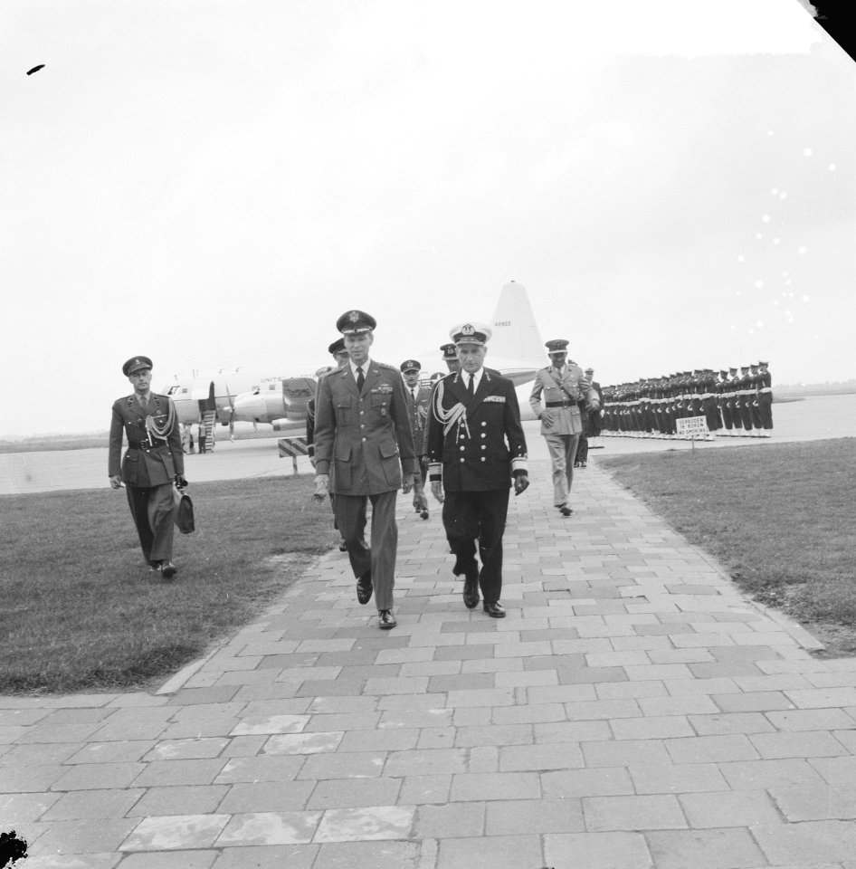 Aankomst L Norstad op de NAVO op Ypenburg, Bestanddeelnr 912-7260