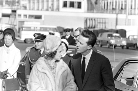 Aankomst Koning Boudewijn en Koningin Fabiola op Schiphol, Bestanddeelnr 918-8705