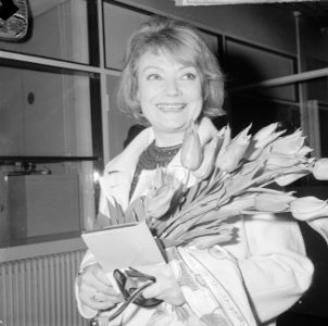 Aankomst Lila Kedrova (Franse filmactirce) op Schiphol, Bestanddeelnr 917-7648