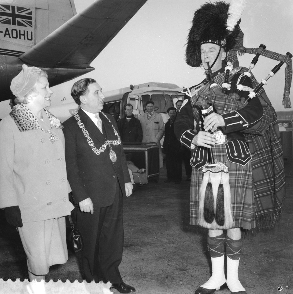 Aankomst Lord Provost van Glasgow op Schiphol, vlnr mr Myer Galapern , mr , Bestanddeelnr 910-8630