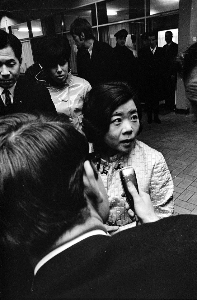 Aankomst mevrouw Sata Sawada op Schiphol, Bestanddeelnr 919-8887