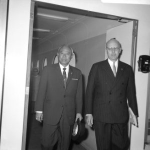 Aankomst minister president van Thailand Z. E. veldmaarschalk Thanom Kittikachor, Bestanddeelnr 921-2858