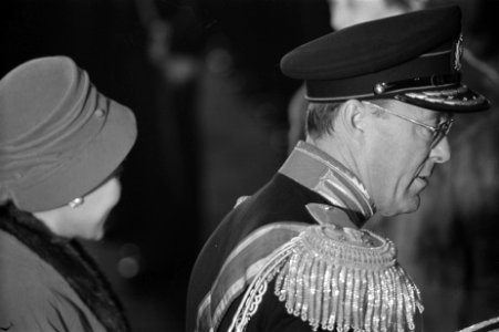 Aankomst Koning Bhumibol en Koningin Sirikit te Den Haag, Bestanddeelnr 911-6992