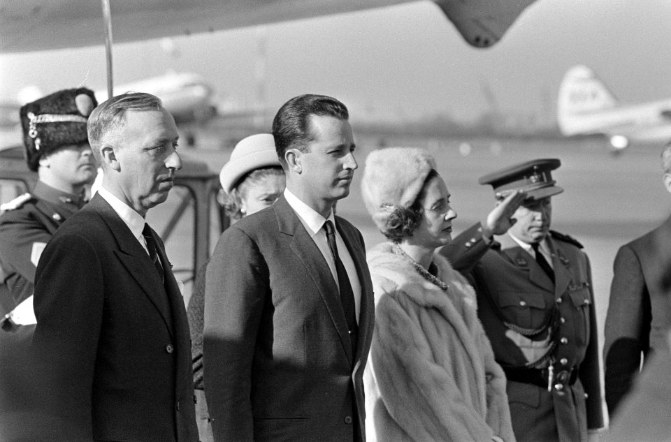 Aankomst Koning Boudewijn en Koningin Fabiola op Schiphol, Bestanddeelnr 918-8707