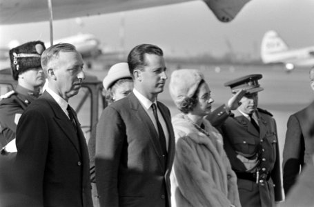 Aankomst Koning Boudewijn en Koningin Fabiola op Schiphol, Bestanddeelnr 918-8707