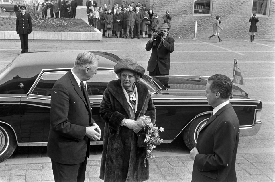 Aankomst koningin Juliana, Bestanddeelnr 922-2354