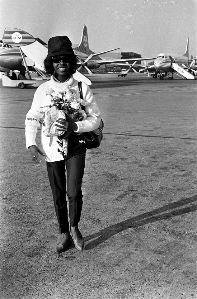 Aankomst Milly Small uit Jamaica op Schiphol, deelneems Grand Gala du Disque , M, Bestanddeelnr 916-9591