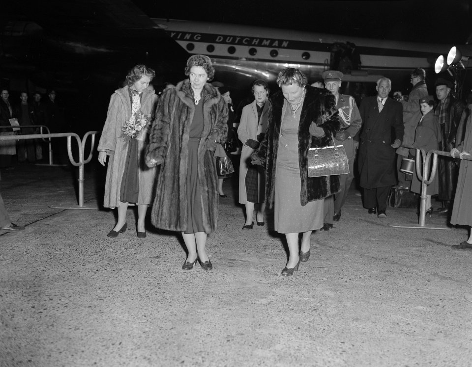 Aankomst Koningin Frederike en Prinses Sophie uit Griekenland op Schiphol, Bestanddeelnr 907-6319