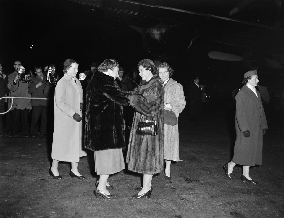 Aankomst Koningin Frederike en Prinses Sophie uit Griekenland op Schiphol, Bestanddeelnr 907-6320