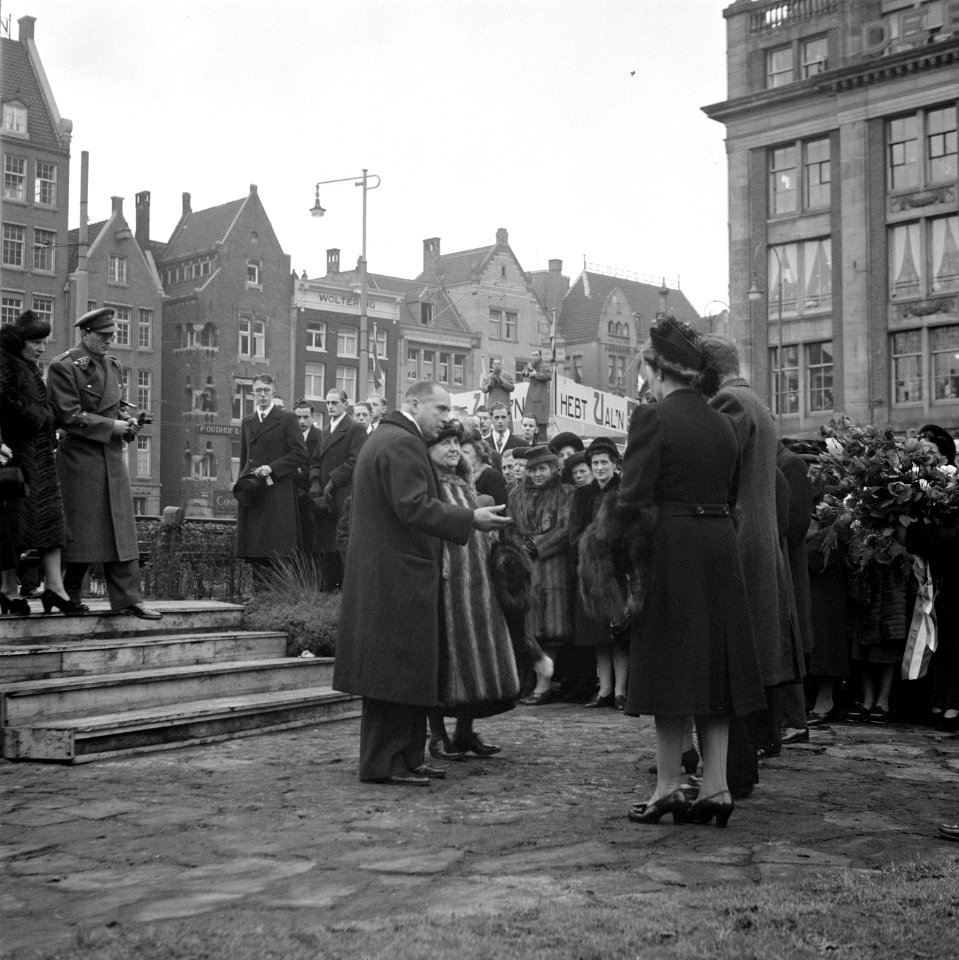Aankomst koningin Wilhelmina op het Damplantsoen, Bestanddeelnr 902-5072