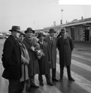 Aankomst op Schiphol van een delegatie Nederlandse oud-mariniers uit Australië, Bestanddeelnr 918-5263