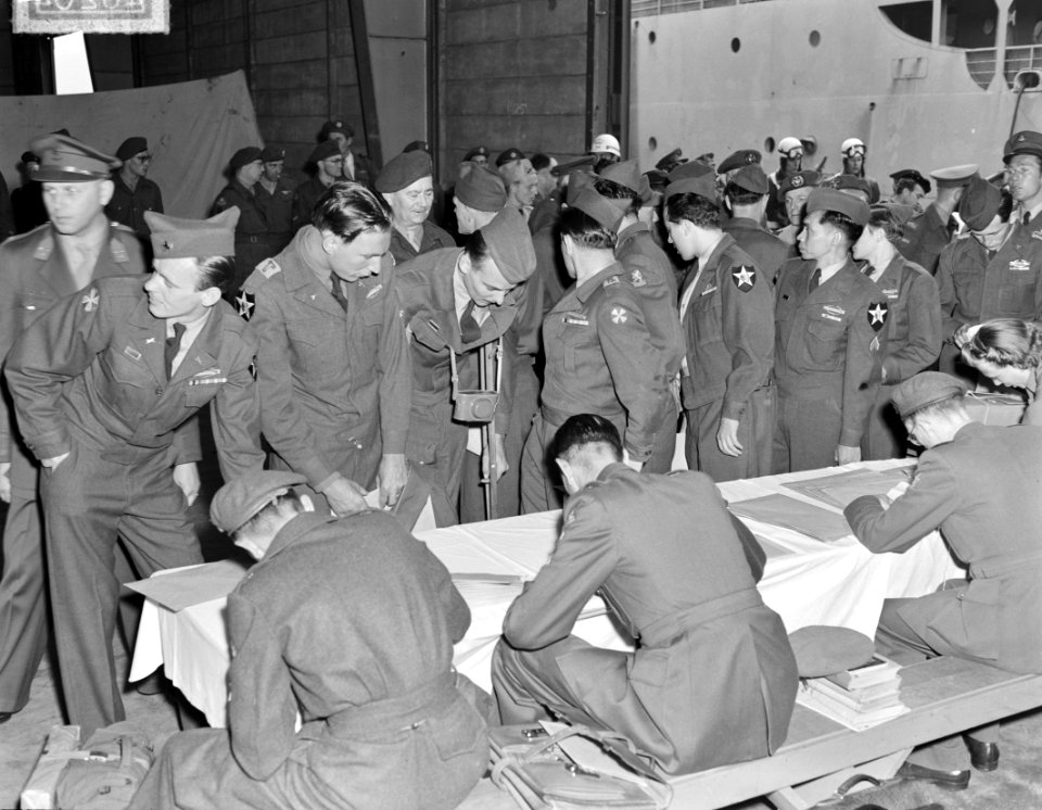 Aankomst Korea-vrijwilligers (gewonden) te Rotterdam, Bestanddeelnr 904-6204
