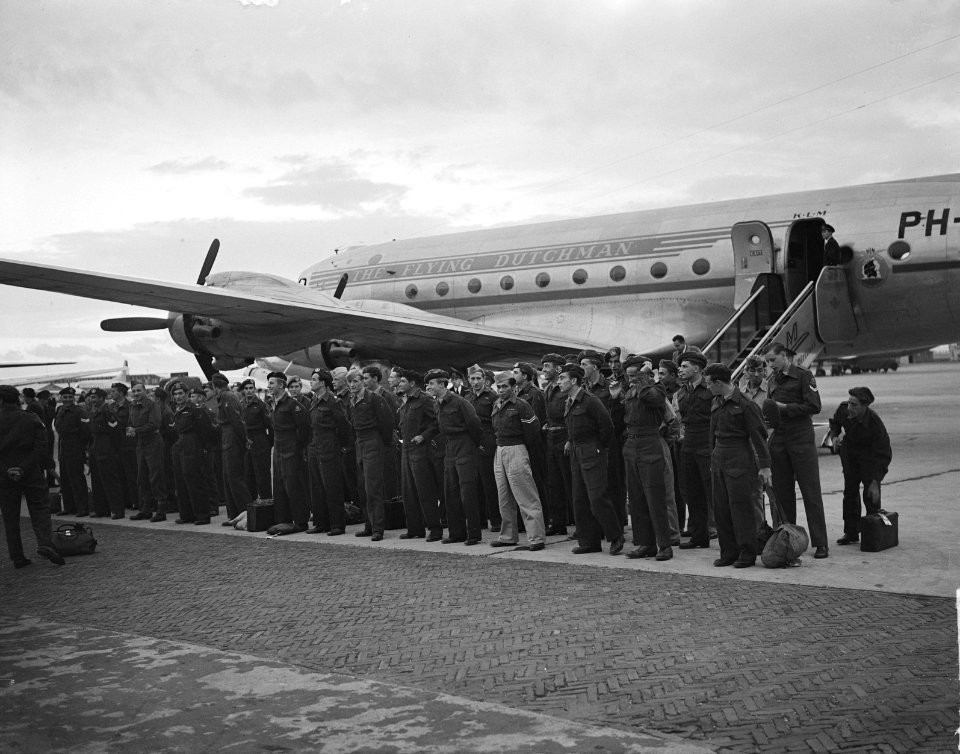 Aankomst Korea vrijwilligers uit Indonesie, Bestanddeelnr 904-2356