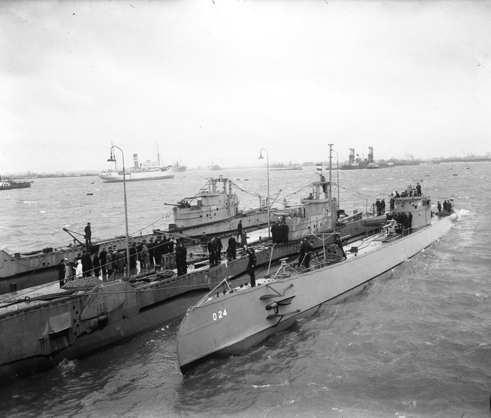 Aankomst O.24 en zeehond in Rotterdam, Bestanddeelnr 903-3022