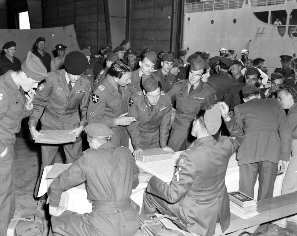 Aankomst Korea-vrijwilligers (gewonden) te Rotterdam, Bestanddeelnr 904-6202