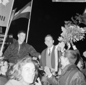 Aankomst Olympische ploeg op Schiphol, Hoekstra en Geurts (kano), Bestanddeelnr 917-0773
