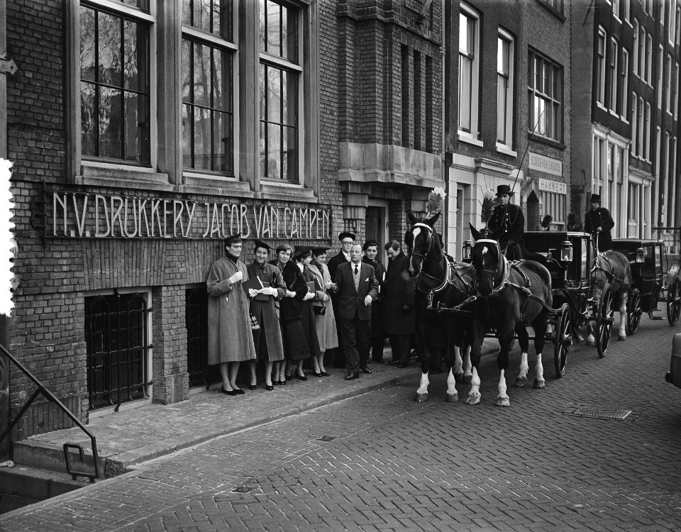 Aanbieding studentenalmanak Drukkerij Jacob van Campen, Bestanddeelnr 907-5748