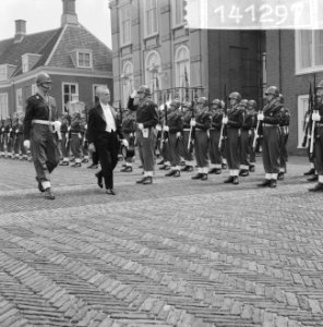 Aanbieding geloofsbrieven aan ambassadeur van Zwitserland, Bestanddeelnr 914-1297