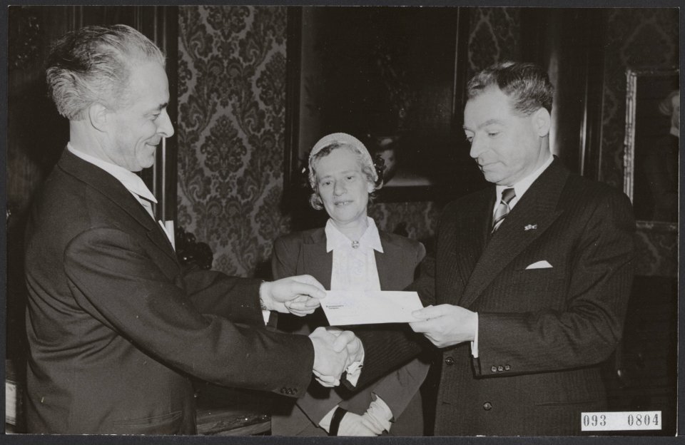 Aanbiedingen, cheques, hulpverlening, Alons, Bestanddeelnr 093-0804