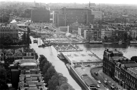 Aanbouw brug over Amstel vanaf Nederlandse Bank gezien, Bestanddeelnr 921-3243
