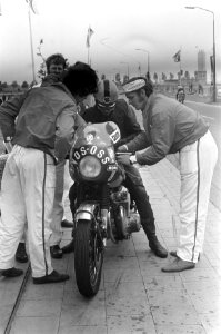 Aan de start van de 24-uursrace, Bestanddeelnr 925-6743