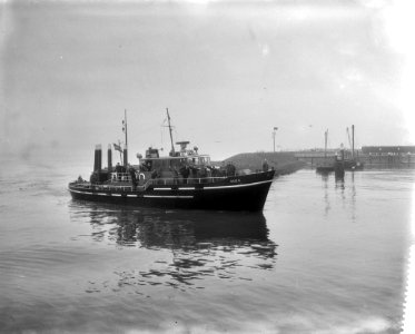 Aan land brengen van de schipbreukelingen van de Callisto Hoek Van Holland , bem, Bestanddeelnr 910-1783