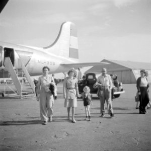 Aankomst met het vliegtuig op Ataka (Egypte), Bestanddeelnr 255-6948