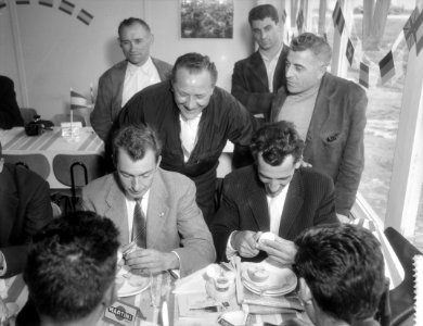 Aan de vooravond van de start van de Tour de France te Brussel, Charlie Gaul en , Bestanddeelnr 909-6615