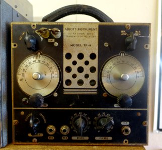 Abbott Instrument Model TR-4 Ultra Short Wave Transmitter Receiver - New England Wireless & Steam Museum - East Greenwich, RI - DSC06516