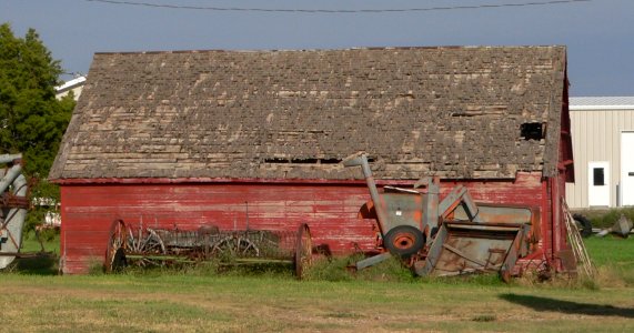 Abram Click farmstead granary from W 1