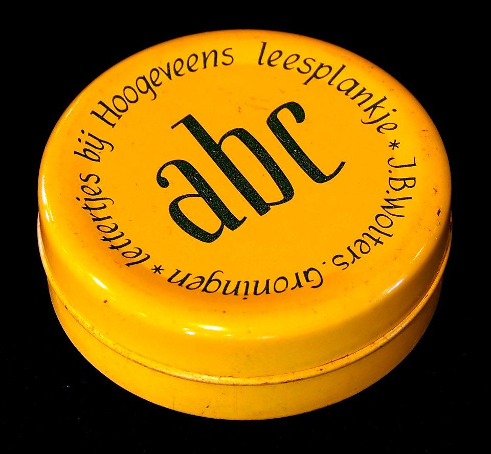 Abc lettertjes bij Hoogeveens leesplankje blikje, foto4