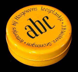 Abc lettertjes bij Hoogeveens leesplankje blikje, foto4