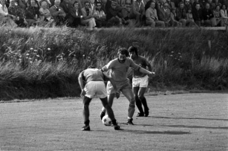 Abe van der Ban aan de bal, Bestanddeelnr 928-0696