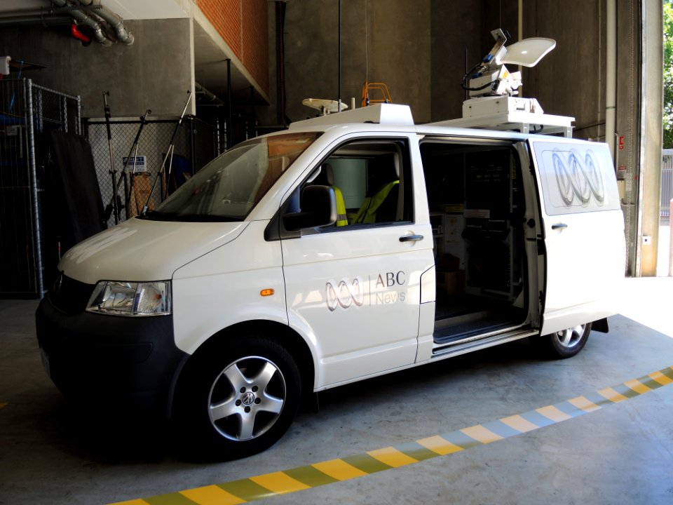 ABC Perth - Satellite Link Truck (E37@OpenHousePerth2014)