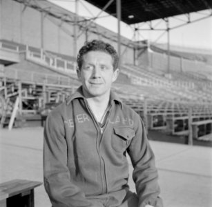 Aanvoerder Rinus Terlouw (Sparta) in het Olympisch Stadion in Amsterdam, enige d, Bestanddeelnr 191-1074