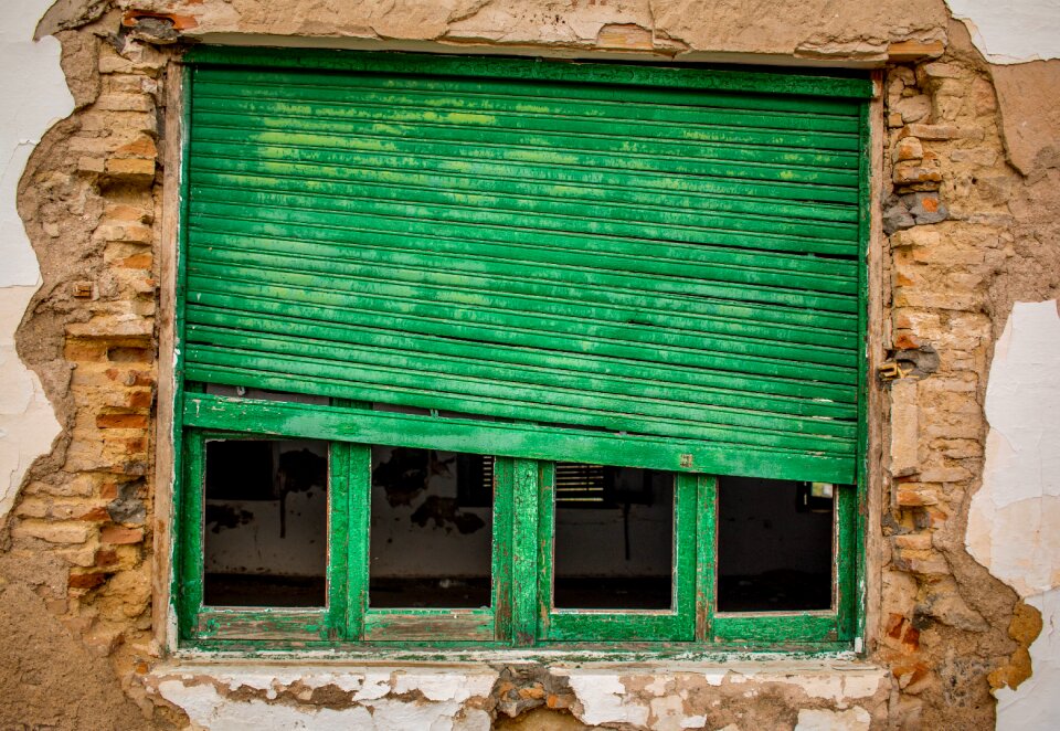 Facade abandonment houses photo