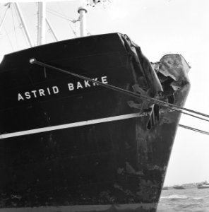 Aanvaring in Rotterdamse Haven de Taurus en de Astrid Bakke, Bestanddeelnr 913-6168