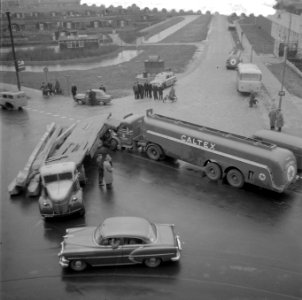 Aanrijding tankautotrekker met heipalen ( N. Hemweg ), Bestanddeelnr 908-3289