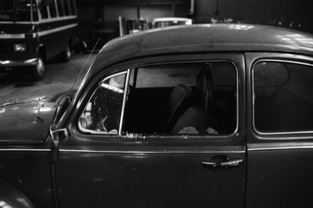 Aanslagen, ambassadeurs, zonen, terrorisme, auto's, Benler, Ahmet, Benler, Özdem, Bestanddeelnr 930-4894