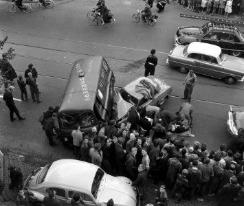 Aanrijding in Rotterdam, Bestanddeelnr 912-9009
