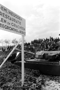 Aanvullende werkgelegenheid in Heusden. De herstelwerkzaamheden aan de verdedigi, Bestanddeelnr 921-3347