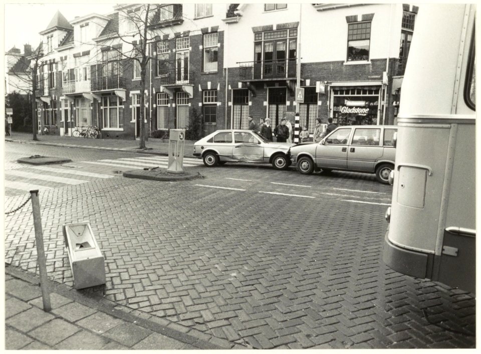 Aanrijding in de Velser, NL-HlmNHA 54023308