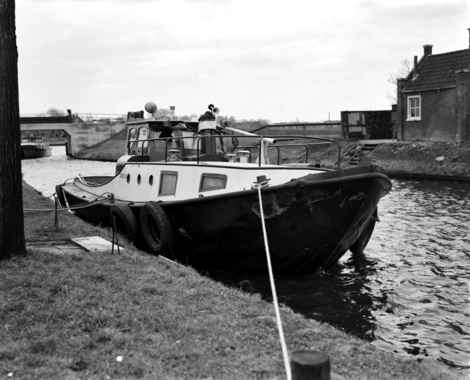 Aanvaring tussen sleepboot Roelie en de Vertrouwen bij Breukelen in het Amst, Bestanddeelnr 909-2133