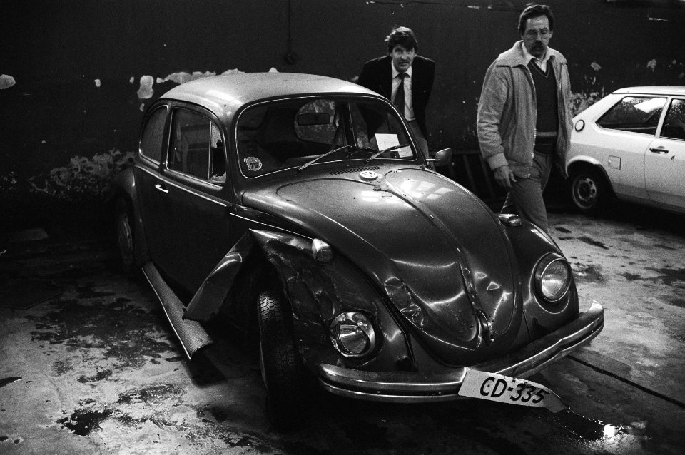 Aanslagen, ambassadeurs, zonen, terrorisme, auto's, Benler, Ahmet, Benler, Özdem, Bestanddeelnr 930-4893