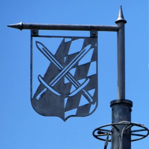 Abensberg, Wappen am Stadtplatz, 1