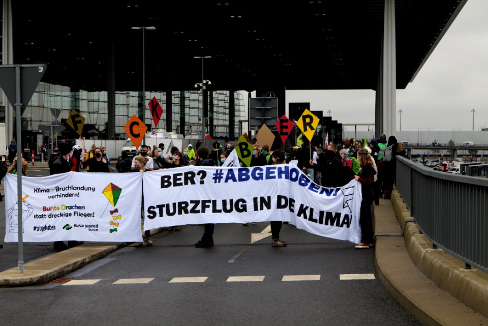 Abgehoben demonstration against BER opening 2020-10-31 43