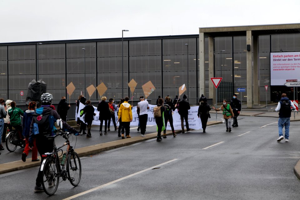 Abgehoben demonstration against BER opening 2020-10-31 42